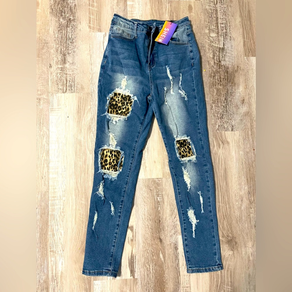 Women’s 26 cheetah skinny jeans nwt